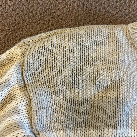Claudia Barnes Women’s Tan & White Sweater with Shoulder Pads - Picture 5 of 7